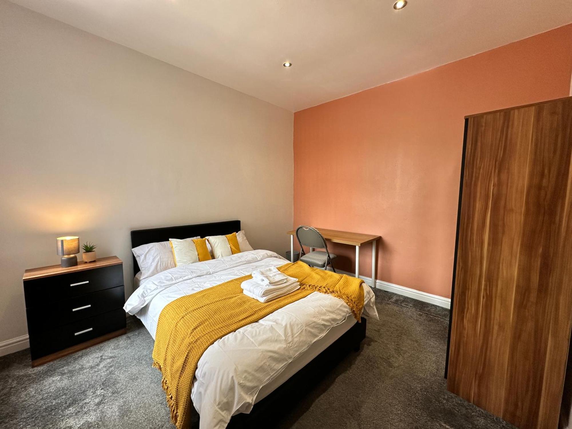 Holiday home Daisybank Co-living - Private Self-cater Manchester